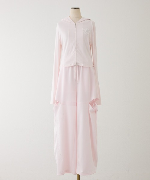 one after another NICE CLAUP(ワンアフターアナザーナイスクラップ)の「【UVカット/接触冷感/セットアップ可能/パンツ別売り】刺しゅうパーカー(パーカー・レディース・ピンク/サックスブルー/オフホワイト/ブラック・FREE)」の10枚目の写真