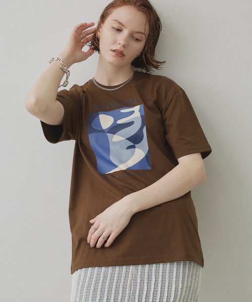 uchi.(ウチ)の「グラフィックデザインプリント半袖Tシャツ(Tシャツ/カットソー・レディース・ブラウン/オフホワイト/サックスブルー・FREE)」の15枚目の写真