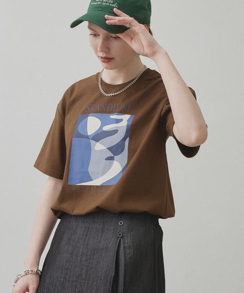 uchi.(ウチ)の「グラフィックデザインプリント半袖Tシャツ(Tシャツ/カットソー・レディース・ブラウン/オフホワイト/サックスブルー・FREE)」の22枚目の写真