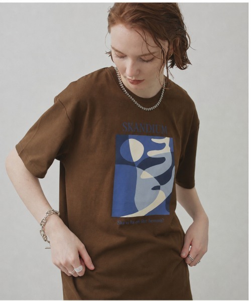 uchi.(ウチ)の「グラフィックデザインプリント半袖Tシャツ(Tシャツ/カットソー・レディース・ブラウン/オフホワイト/サックスブルー・FREE)」の11枚目の写真