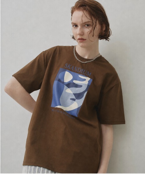 uchi.(ウチ)の「グラフィックデザインプリント半袖Tシャツ(Tシャツ/カットソー・レディース・ブラウン/オフホワイト/サックスブルー・FREE)」の13枚目の写真