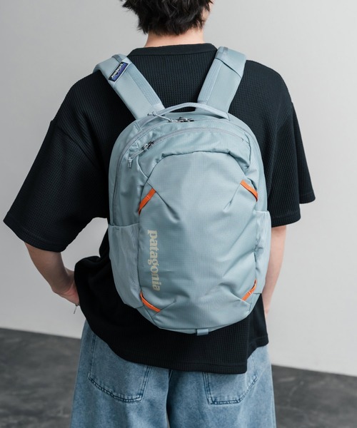patagonia（パタゴニア）の「Patagonia ATOM DAY PACK 24L ワンポイントロゴバックパック リュックサック（バックパック/リュック・メンズ・ダークブルー/マジェンタ/ブルー/ブラック・FREE）」の2枚目の写真