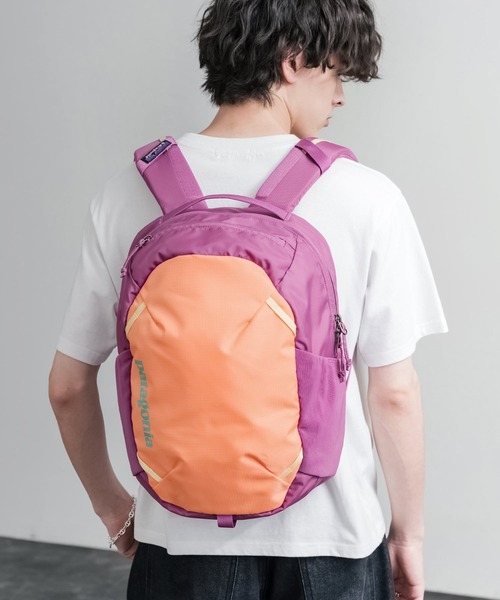 patagonia（パタゴニア）の「Patagonia ATOM DAY PACK 24L ワンポイントロゴバックパック リュックサック（バックパック/リュック・メンズ・ダークブルー/マジェンタ/ブルー/ブラック・FREE）」の4枚目の写真