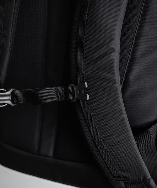patagonia（パタゴニア）の「Patagonia ATOM DAY PACK 24L ワンポイントロゴバックパック リュックサック（バックパック/リュック・メンズ・ダークブルー/マジェンタ/ブルー/ブラック・FREE）」の7枚目の写真