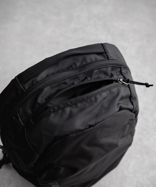 patagonia（パタゴニア）の「Patagonia ATOM DAY PACK 24L ワンポイントロゴバックパック リュックサック（バックパック/リュック・メンズ・ダークブルー/マジェンタ/ブルー/ブラック・FREE）」の8枚目の写真