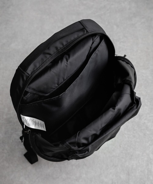 patagonia（パタゴニア）の「Patagonia ATOM DAY PACK 24L ワンポイントロゴバックパック リュックサック（バックパック/リュック・メンズ・ダークブルー/マジェンタ/ブルー/ブラック・FREE）」の9枚目の写真
