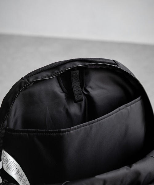patagonia（パタゴニア）の「Patagonia ATOM DAY PACK 24L ワンポイントロゴバックパック リュックサック（バックパック/リュック・メンズ・ダークブルー/マジェンタ/ブルー/ブラック・FREE）」の11枚目の写真