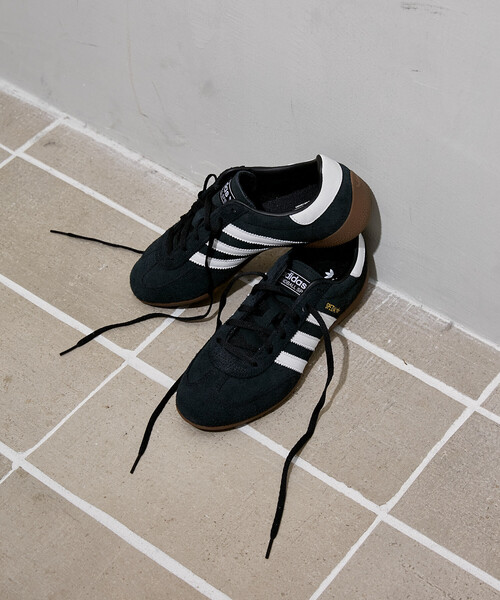 adidas（アディダス）の「adidas/アディダス HANDBALL SPEZIAL LO PRO W/ハンドボール スペツィアル ロー プロ ウィメンズ[23.0~25.0cm展開]　限定展開（スニーカー・レディース・ブラック・25.0cm/23.0cm/24.0cm）」の3枚目の写真