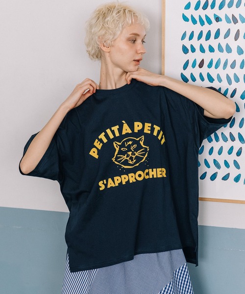 POU DOU DOU(プードゥドゥ)の「WILDCATプリントワイドTee(Tシャツ/カットソー・レディース・ネイビー/オートミール/ブルー・3)」の1枚目の写真