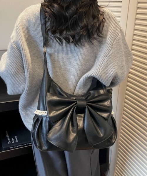 pyornim（ピョルニム）の「コットンレース サイドポケット ビッグリボン フェイクレザー ショルダーバッグ（ショルダーバッグ・レディース・ワイン/キャメル/ブラウン/ブラック・F）」の20枚目の写真