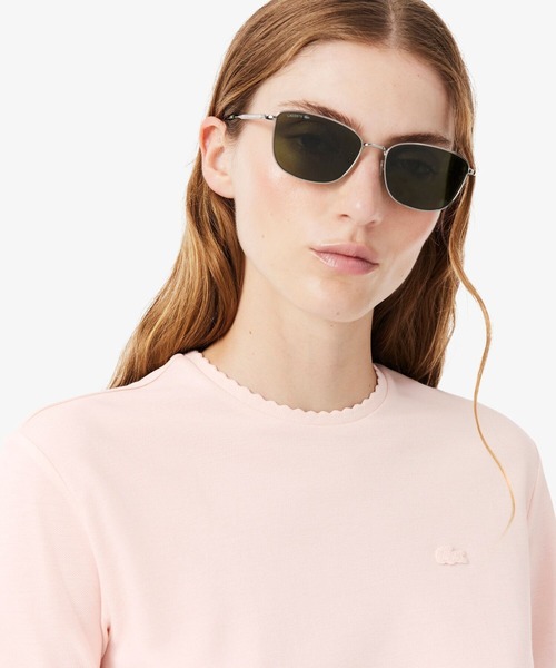 LACOSTE(ラコステ)の「飾り切りネックワントーンTシャツ(Tシャツ/カットソー・レディース・オフホワイト/ライトピンク・34/38/36/40)」の4枚目の写真