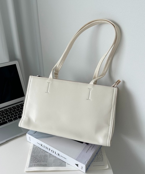 apres jour mignon(アプレジュールミニョン)の「【apresjour mignon×ARIAZ】フェイクレザースクエアバッグ(ハンドバッグ・レディース・ブラック/オフホワイト・ONESIZE)」の2枚目の写真
