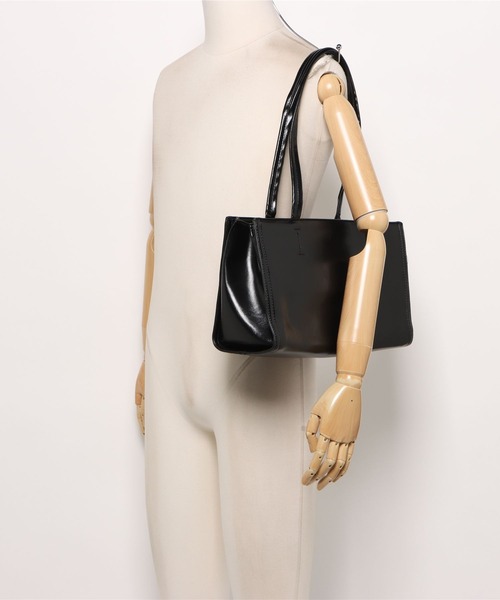 apres jour mignon(アプレジュールミニョン)の「【apresjour mignon×ARIAZ】フェイクレザースクエアバッグ(ハンドバッグ・レディース・ブラック/オフホワイト・ONESIZE)」の8枚目の写真