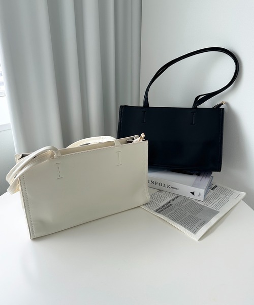 apres jour mignon(アプレジュールミニョン)の「【apresjour mignon×ARIAZ】フェイクレザースクエアバッグ(ハンドバッグ・レディース・ブラック/オフホワイト・ONESIZE)」の4枚目の写真
