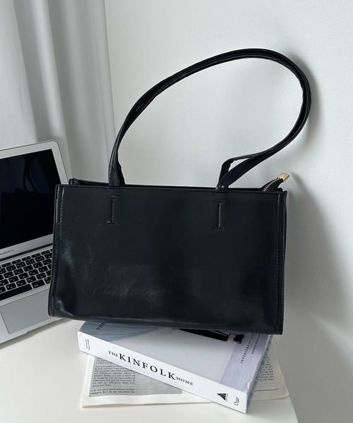 apres jour mignon(アプレジュールミニョン)の「【apresjour mignon×ARIAZ】フェイクレザースクエアバッグ(ハンドバッグ・レディース・ブラック/オフホワイト・ONESIZE)」の3枚目の写真