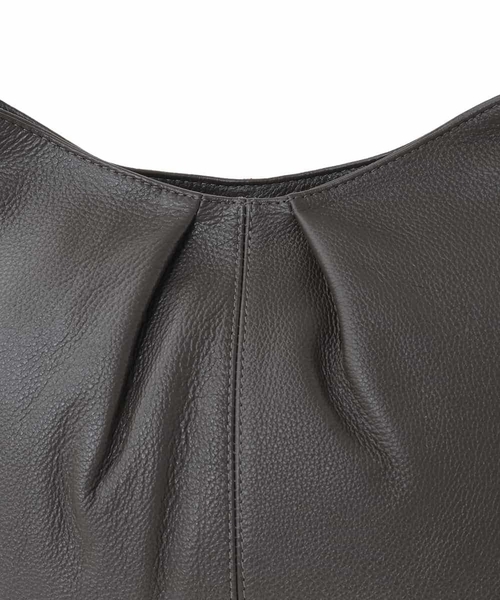 MK MICHEL KLEIN（エムケーミッシェルクラン）の「[2WAY]タックデザイン牛革ショルダーバッグ（ショルダーバッグ・レディース・チャコールグレー・00）」の16枚目の写真
