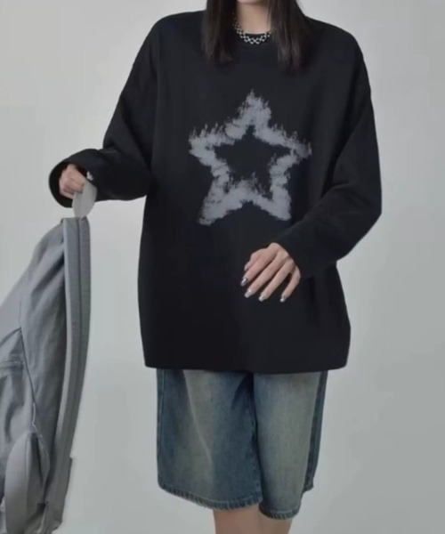 SHEPP(シープ)の「【26年秋冬新作】ヴィンテージライク スター プリント ビッグシルエット ロンT 長袖(Tシャツ/カットソー・レディース・ホワイト/ブラック・L/M)」の4枚目の写真