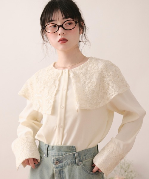 loin nuit(ロワンニュイ)の「spanglelace big collar blouse / スパンコールレースビッグカラーブラウス(シャツ/ブラウス・レディース・アイボリー・FREE)」の3枚目の写真
