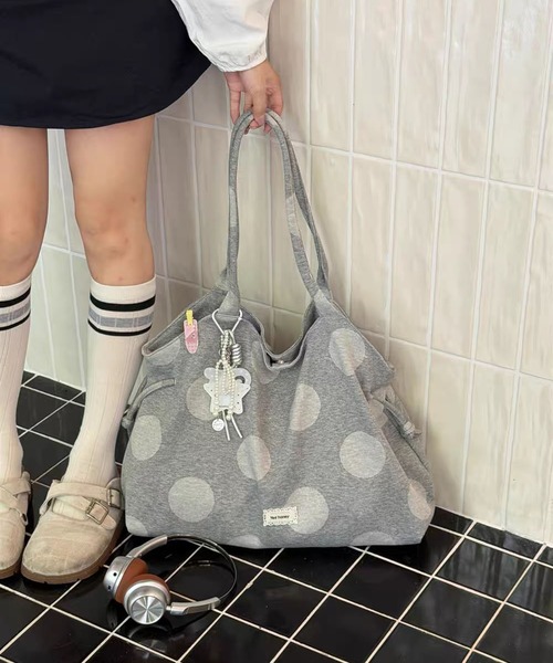 LA VORAGINE(ラ ヴォラジネ)の「巾着付きショルダートートバッグ レトロ水玉・レオパード柄・星スター 大容量 通勤・旅行兼用 カジュアルバッグ チャームなし(トートバッグ・レディース・アイボリー/White/GRAY/Black/PINK・FREE)」の11枚目の写真