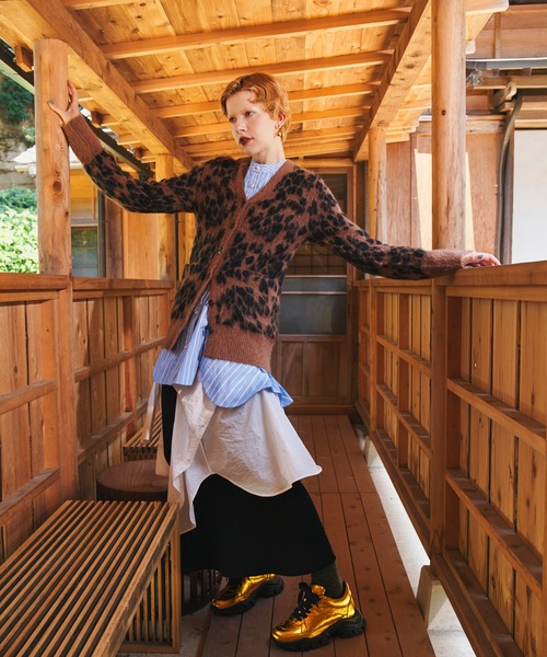 OMMO(オーエムエムオー)の「DOUBLE FACE KNIT CD(カーディガン/ボレロ・レディース・グレー/ブラウン/パープル・F)」の5枚目の写真