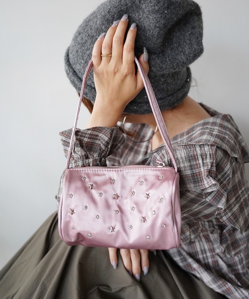 SANSeLF(サンセルフ)の「【SANSeLF】スタースタッズサテンミニバッグ saa26a027(ハンドバッグ・レディース・ブラック/ピンク・FREE)」の1枚目の写真