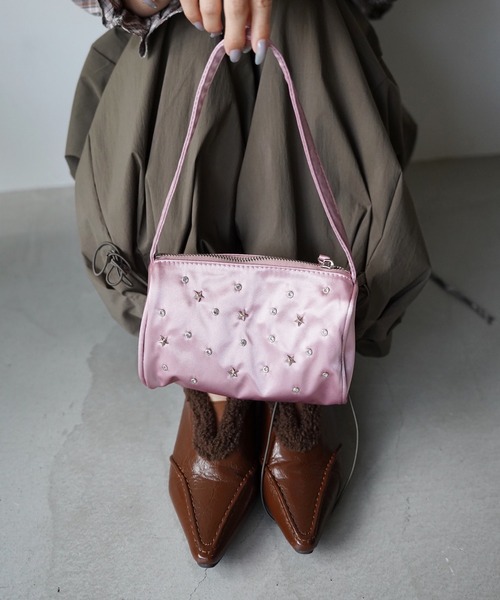 SANSeLF(サンセルフ)の「【SANSeLF】スタースタッズサテンミニバッグ saa26a027(ハンドバッグ・レディース・ブラック/ピンク・FREE)」の3枚目の写真