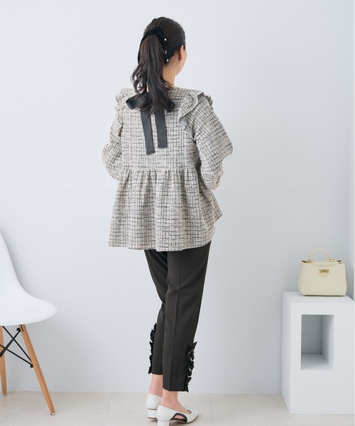 Neige(ネージュ)の「クラシカルフリルリボンツイードトップス(Tシャツ/カットソー・レディース・ベージュ/ブラック・ONE SIZE)」の7枚目の写真