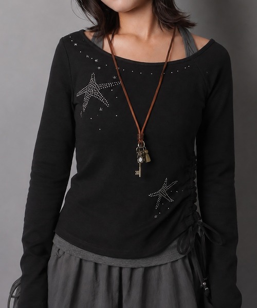 SPINNS(スピンズ)の「レイヤード風長袖カットソー/ヒトデ/NEO森ガール(Tシャツ/カットソー・レディース・オフホワイト/ブラック/グレイッシュベージュ・ONESIZE)」の2枚目の写真