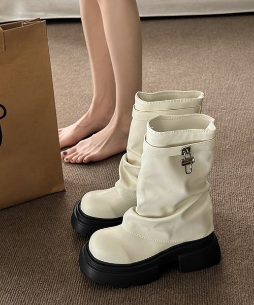 Miniministore(ミニミニストア)の「カバーブーツレディースミドルブーツ厚底靴(ブーツ・レディース・アイボリー/ブラック・24.5cm/24.0cm/23.5cm/23.0cm/22.5cm)」の11枚目の写真