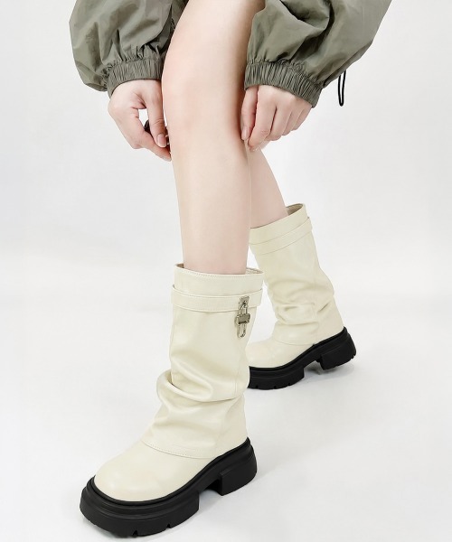 Miniministore(ミニミニストア)の「カバーブーツレディースミドルブーツ厚底靴(ブーツ・レディース・アイボリー/ブラック・24.5cm/24.0cm/23.5cm/23.0cm/22.5cm)」の19枚目の写真