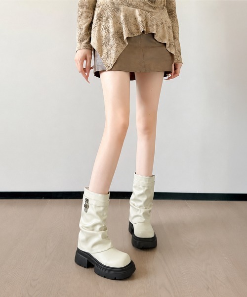 Miniministore(ミニミニストア)の「カバーブーツレディースミドルブーツ厚底靴(ブーツ・レディース・アイボリー/ブラック・24.5cm/24.0cm/23.5cm/23.0cm/22.5cm)」の22枚目の写真
