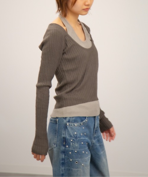 Chiina(チーナ)の「Chiina / ホルターネックレイヤード風リブトップス(ニット/セーター・レディース・アイボリー/ダークグレー/マスタード/チャコールグレー・FREE)」の17枚目の写真