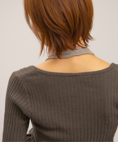Chiina(チーナ)の「Chiina / ホルターネックレイヤード風リブトップス(ニット/セーター・レディース・アイボリー/ダークグレー/マスタード/チャコールグレー・FREE)」の21枚目の写真