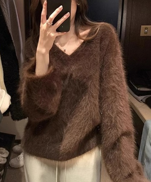 FLINEA(フリネア)の「シンプルVネック長袖ニットトップス(ニット/セーター・レディース・ライトブルー/ホワイト/イエロー/レッド/ブラウン・FREE)」の9枚目の写真