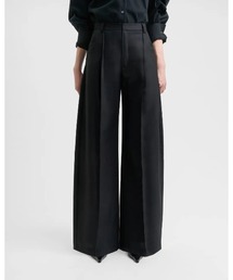Sefr（セファ）の「Sefr PLEATED WIDE TROUSER (SF-26FWM-054)（スラックス）」