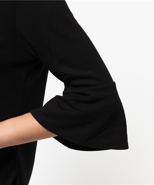 MOUSSY（マウジー）の「FLARE SLEEVE POINT TOPS（Tシャツ/カットソー・レディース・ホワイト/ライトグレー/ブラック/ピンク・FREE）」の6枚目の写真