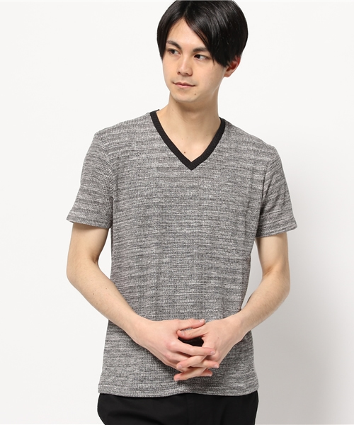 MEN'S BIGI(メンズビギ)の「VネックTシャツ/JAPAN MADE(日本製)(Tシャツ/カットソー・メンズ・グレー/ベージュ/ネイビー・MEDIUM/SMALL/LARGE)」の2枚目の写真