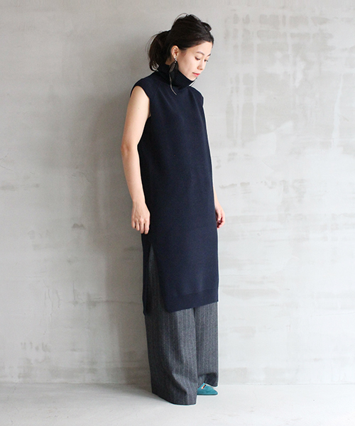 HELIOPOLE（エリオポール）の「畦編みオフタートルジレワンピース（ワンピース・レディース・キャメル/カーキ/ブルー/ネイビー・38）」の3枚目の写真