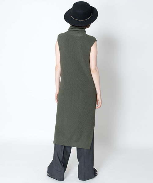 HELIOPOLE（エリオポール）の「畦編みオフタートルジレワンピース（ワンピース・レディース・キャメル/カーキ/ブルー/ネイビー・38）」の5枚目の写真