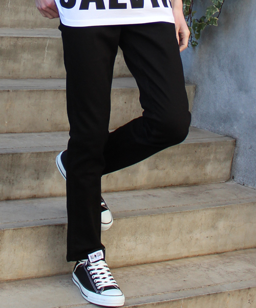 Calvin Klein Jeans（カルヴァンクラインジーンズ）の「コアブラック スリムジーンズ（デニムパンツ・メンズ・ブラック系その他/ブラック・33inch/34inch/31inch/30inch/32inch/29inch/36inch）」の2枚目の写真