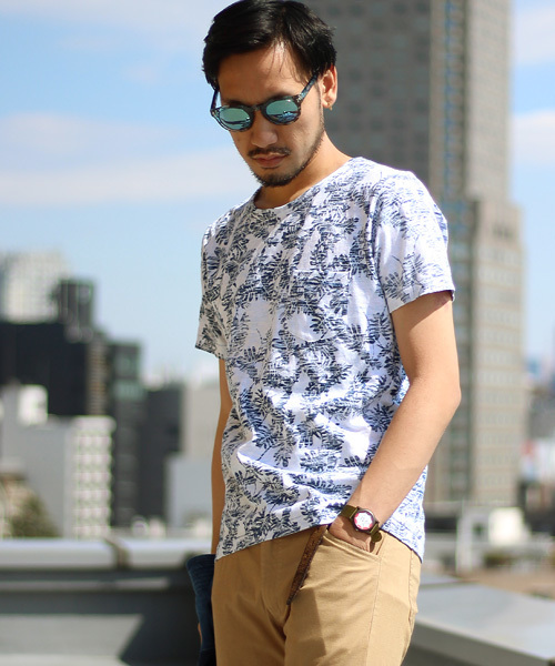 ESSENTIAL GARMENT MEN'S BIGI（エッセンシャルガーメントメンズビギ）の「クルーネック リーフ柄　両面プリントＴシャツ/ポケットＴ（Tシャツ/カットソー・メンズ・カーキ/ネイビー・L/M/S）」の6枚目の写真