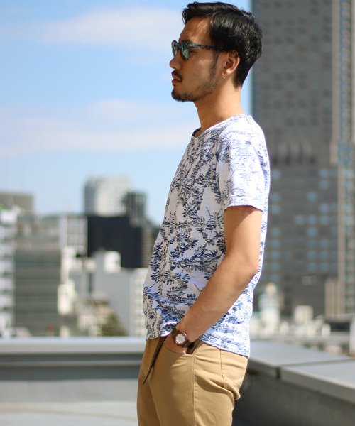 ESSENTIAL GARMENT MEN'S BIGI（エッセンシャルガーメントメンズビギ）の「クルーネック リーフ柄　両面プリントＴシャツ/ポケットＴ（Tシャツ/カットソー・メンズ・カーキ/ネイビー・L/M/S）」の7枚目の写真