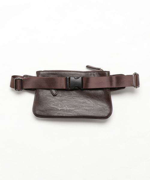 Fun & Daily（ファンアンドデイリー）の「F&D : Round Zipper Body Bag（ボディバッグ/ウエストポーチ・メンズ・ネイビー/ブラック/ブラウン・FREE）」の4枚目の写真