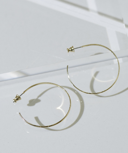 STUDIOUS（ステュディオス）の「フープシックピアス（ピアス（両耳用）・レディース・シルバー/ゴールド・FREE）」の5枚目の写真