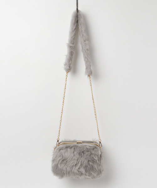 one after another NICE CLAUP（ワンアフターアナザーナイスクラップ）の「ファーミニショルダー（ショルダーバッグ・レディース・ライトグレー/アイボリー/キャメル・FREE）」の3枚目の写真