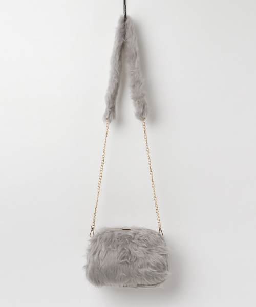 one after another NICE CLAUP（ワンアフターアナザーナイスクラップ）の「ファーミニショルダー（ショルダーバッグ・レディース・ライトグレー/アイボリー/キャメル・FREE）」の4枚目の写真