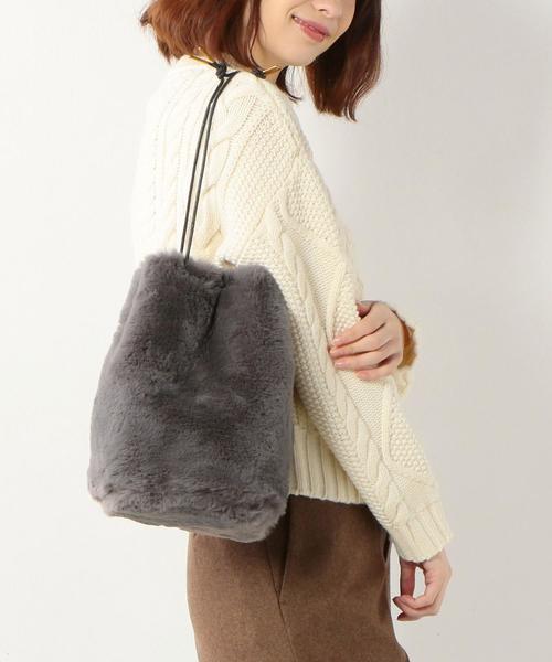 ODETTE E ODILE（オデットエオディール）の「O フェイクファーキンチャクバッグ（ショルダーバッグ・レディース・ダークグレー/ネイビー・FREE）」の11枚目の写真