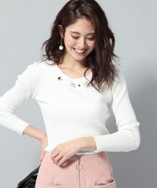 Andemiu（アンデミュウ）の「ビジューワイドリブニット777407（ニット/セーター・レディース・ネイビー/グレー/オフホワイト・FREE）」の2枚目の写真