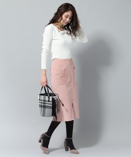 Andemiu（アンデミュウ）の「ビジューワイドリブニット777407（ニット/セーター・レディース・ネイビー/グレー/オフホワイト・FREE）」の12枚目の写真