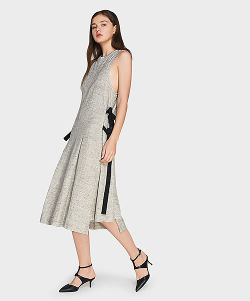 CHARLES & KEITH（チャールズ & キース）の「アンクルストラップヒール / ANKLE STRAP HEELS（パンプス・レディース・ブラック/シルバー・22.5cm/24.5cm/23.5cm/23cm/25cm）」の7枚目の写真
